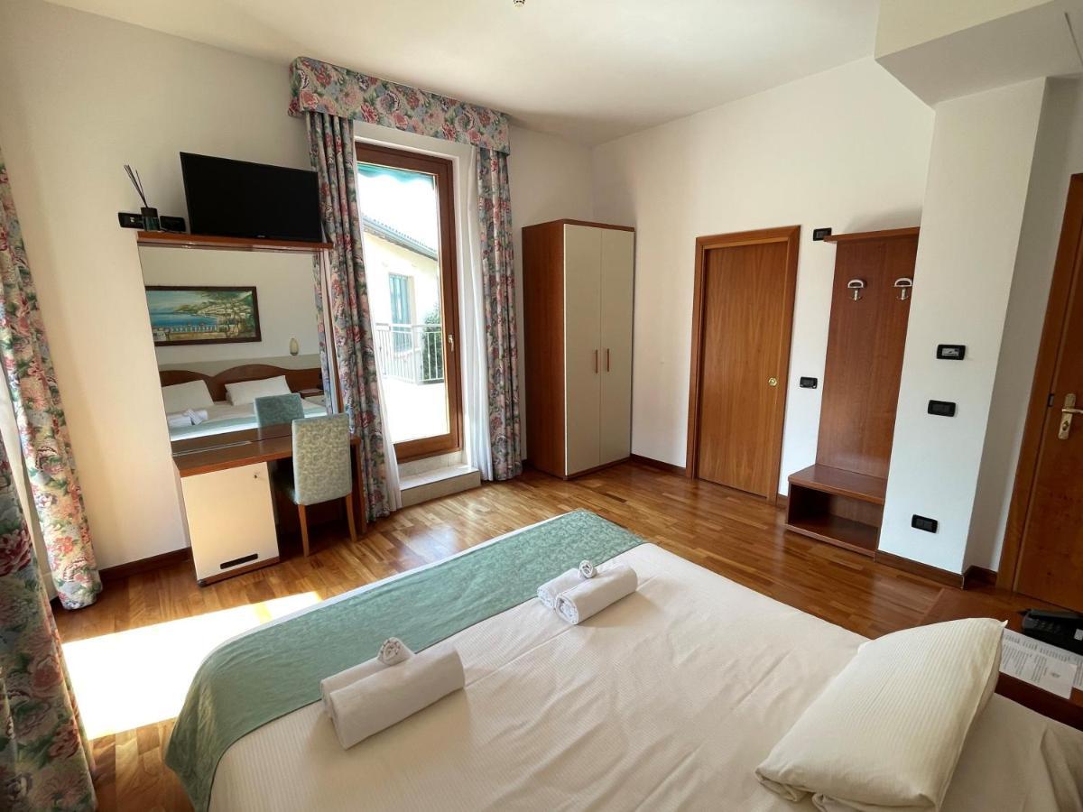 Hotel Meridiana Sirmione Ngoại thất bức ảnh